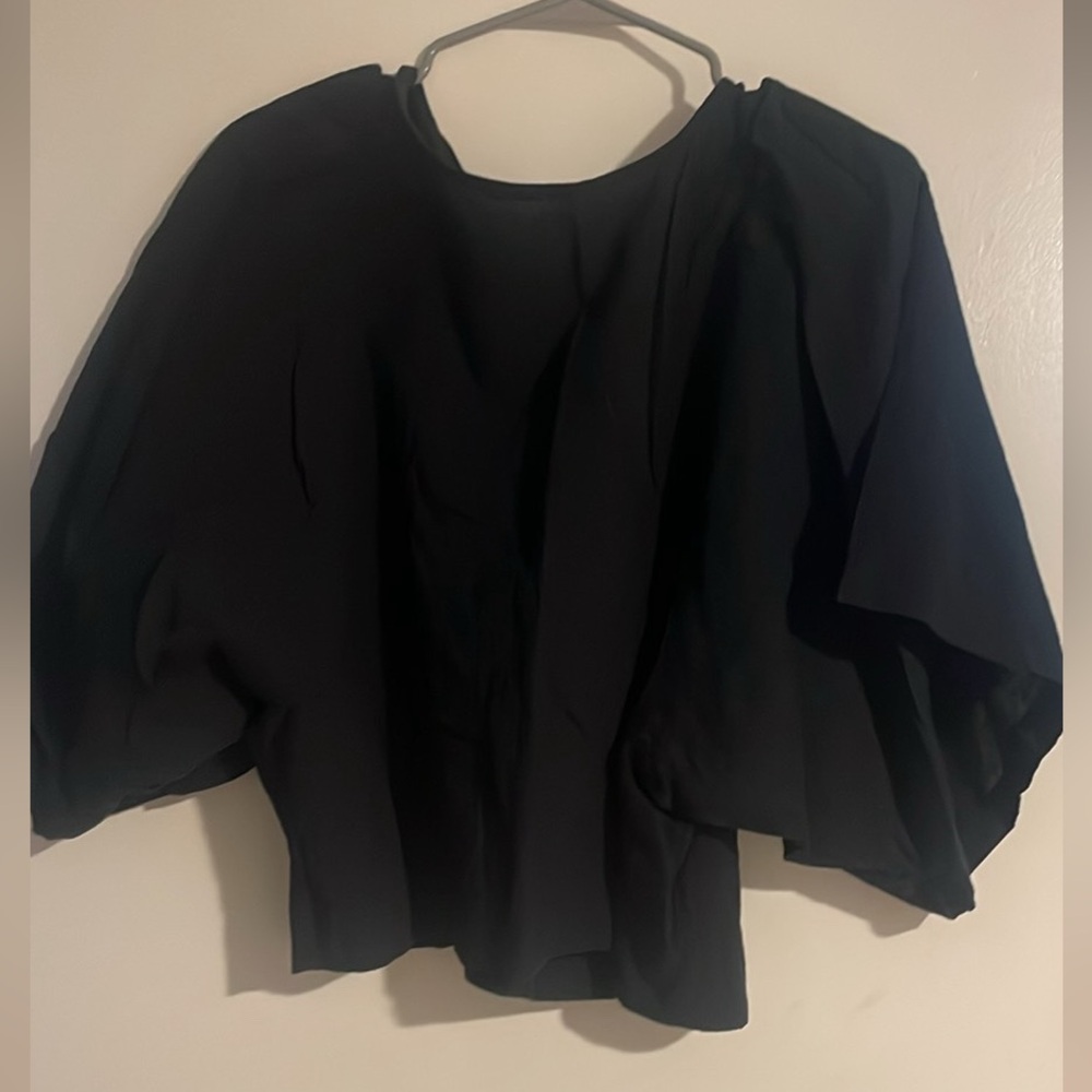 Levi black crop shirt